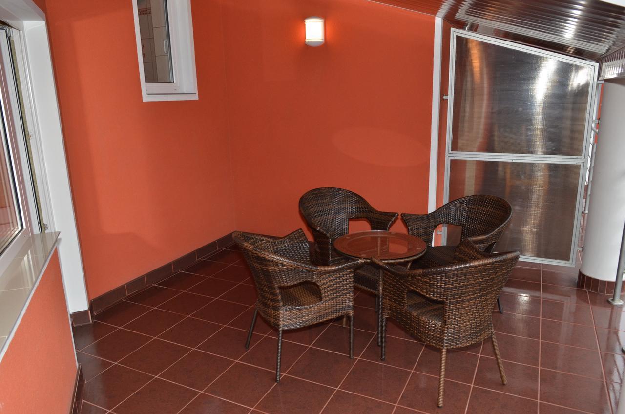 Tyachiv Hotel Serpanok מראה חיצוני תמונה